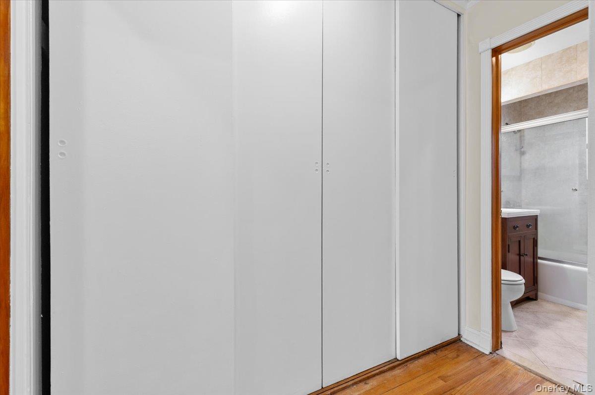 87-18 Marengo Street 2b Property Photo 17