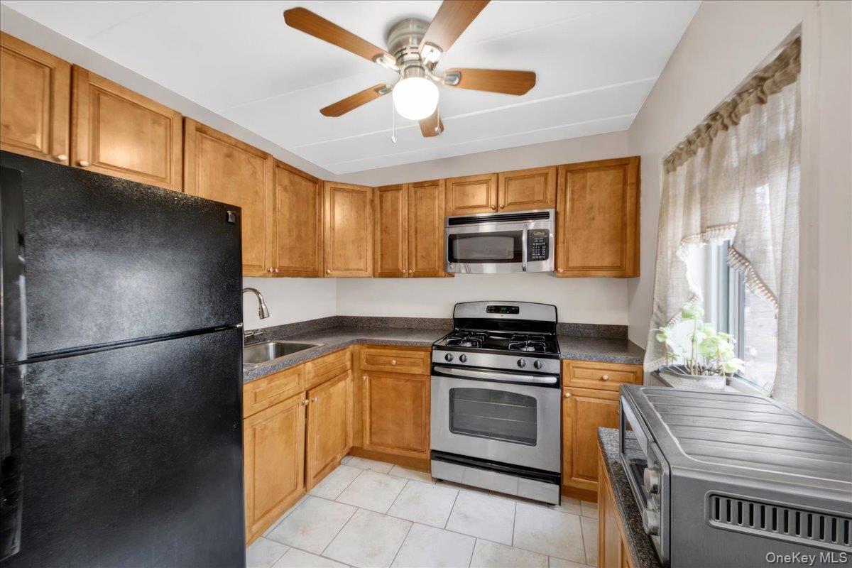 2035 Central Park 3g Property Photo 5