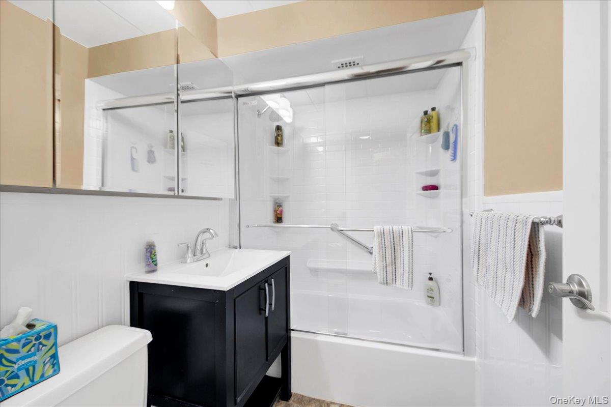 2035 Central Park 3g Property Photo 10