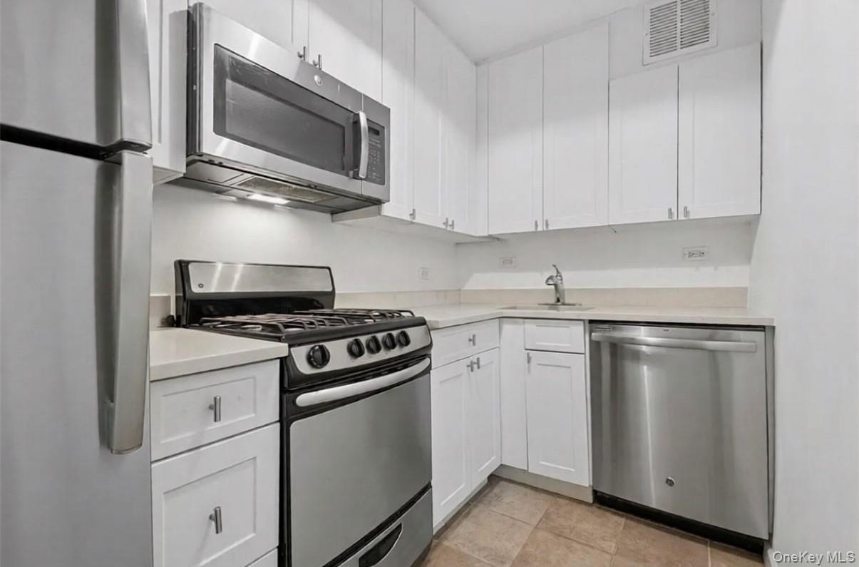 165 W 66th Street 2l Property Photo 7