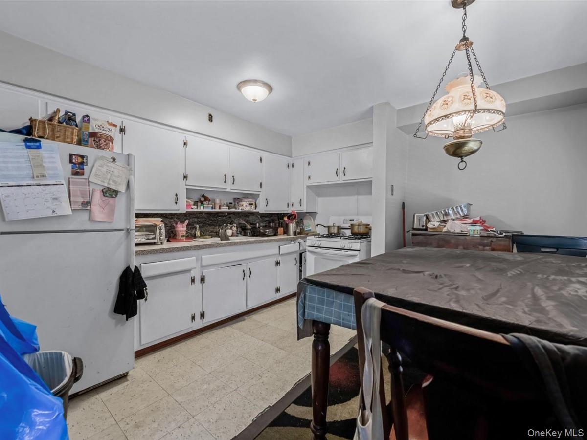 1969 Edison Avenue Property Photo 2