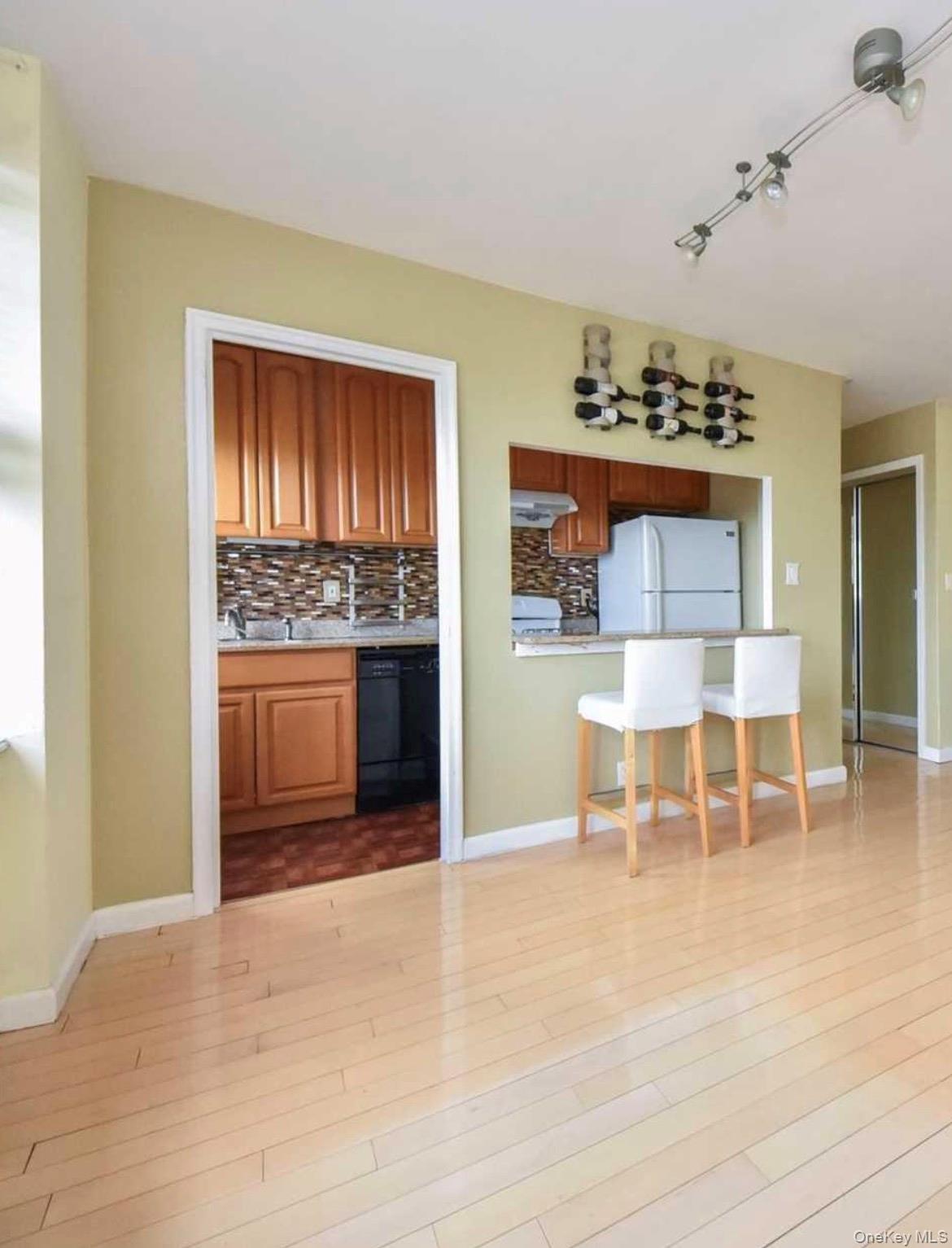 1 Maple Drive 3h Property Photo 4