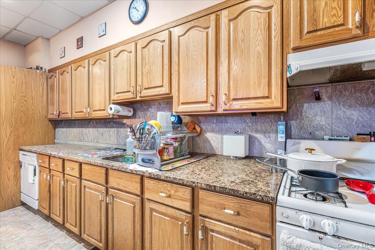 73-51 70th Street Property Photo 4