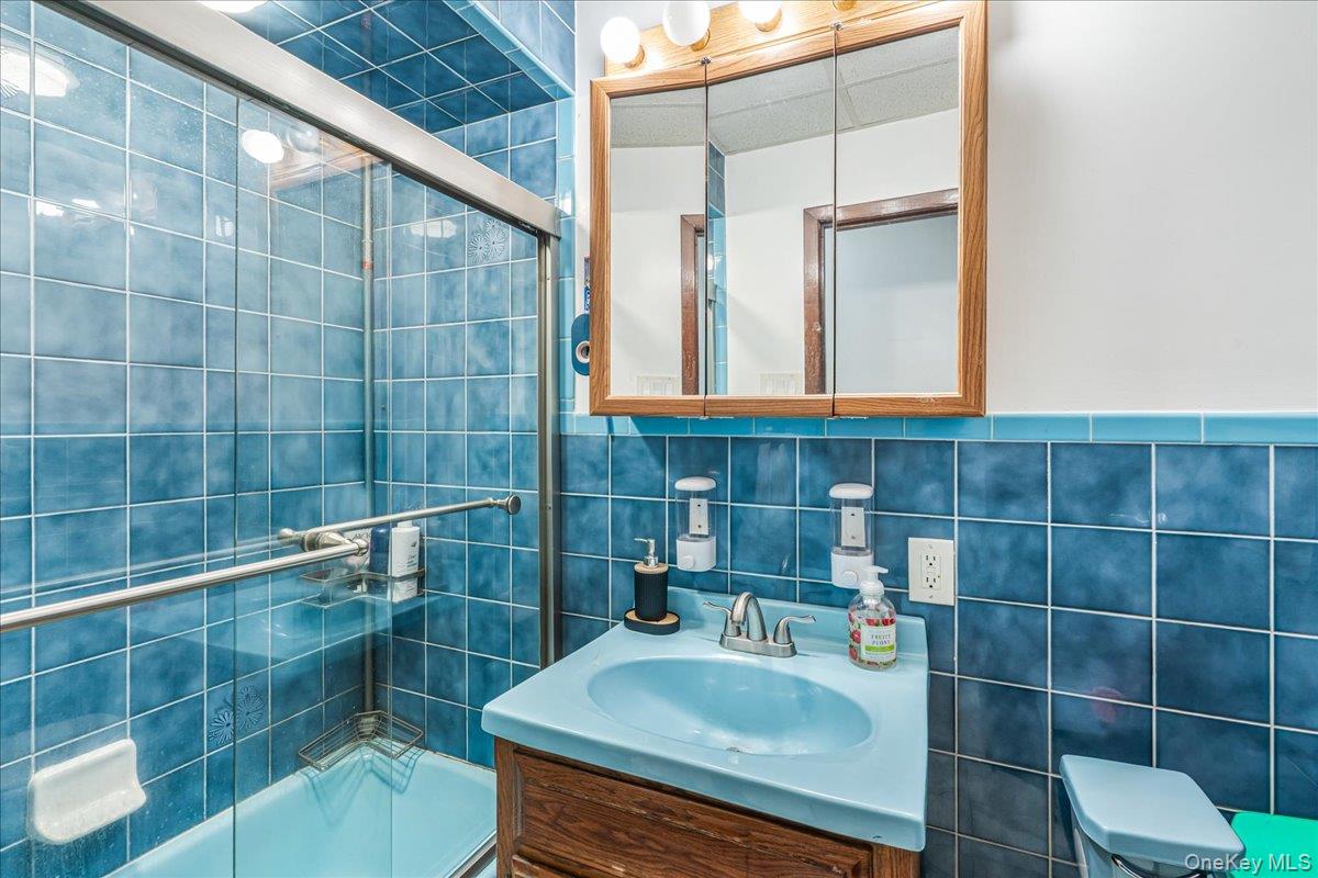 73-51 70th Street Property Photo 20
