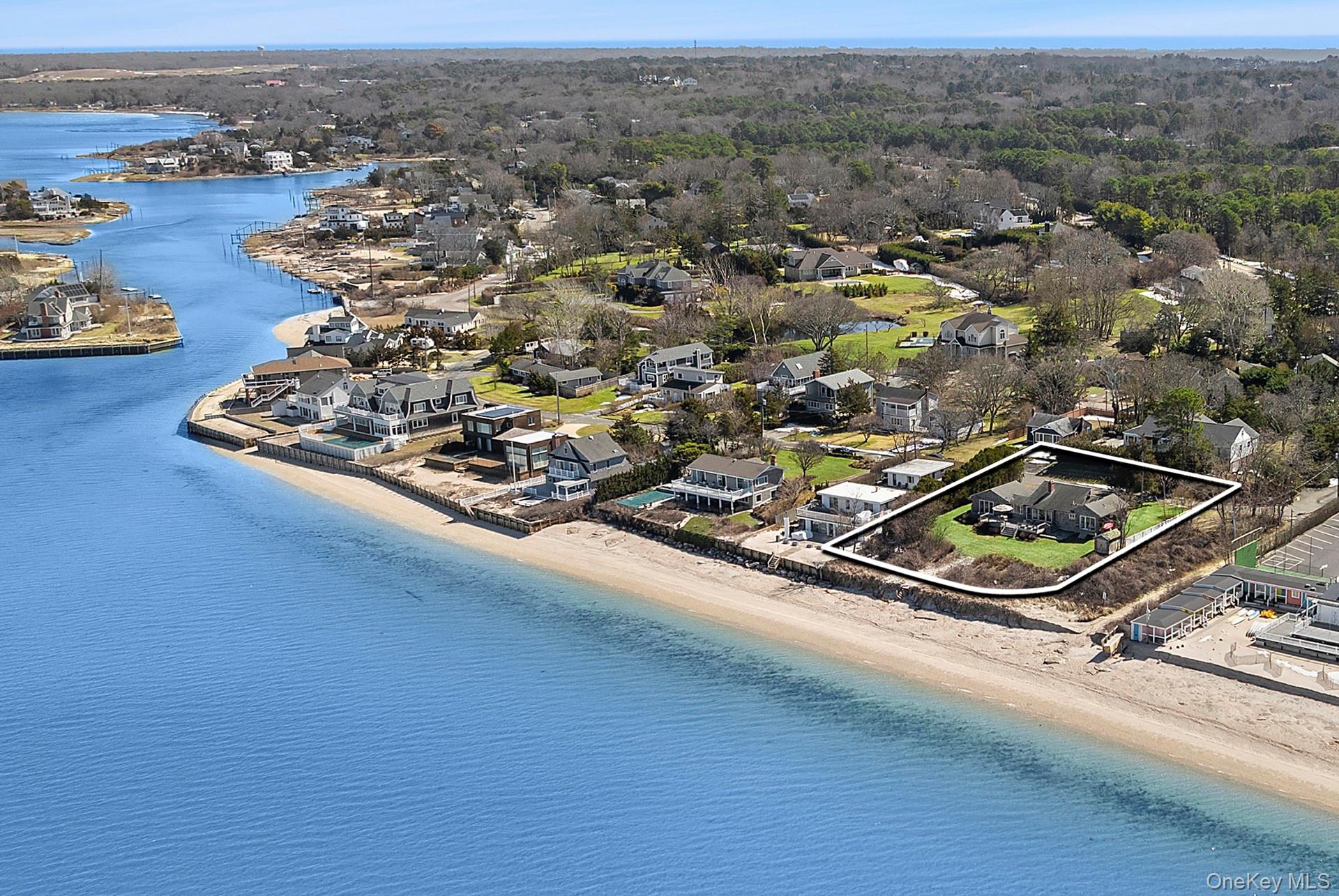 22 Peconic Crescent Property Photo 3