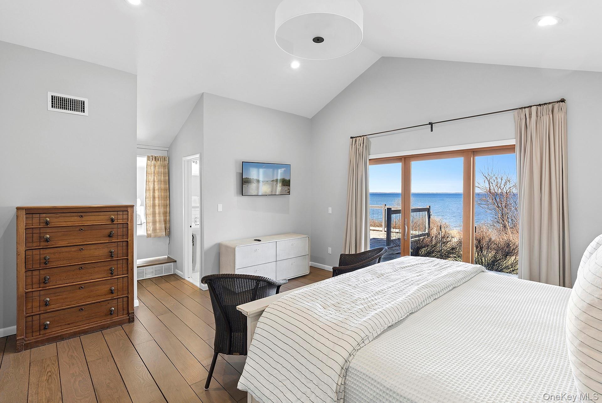 22 Peconic Crescent Property Photo 8
