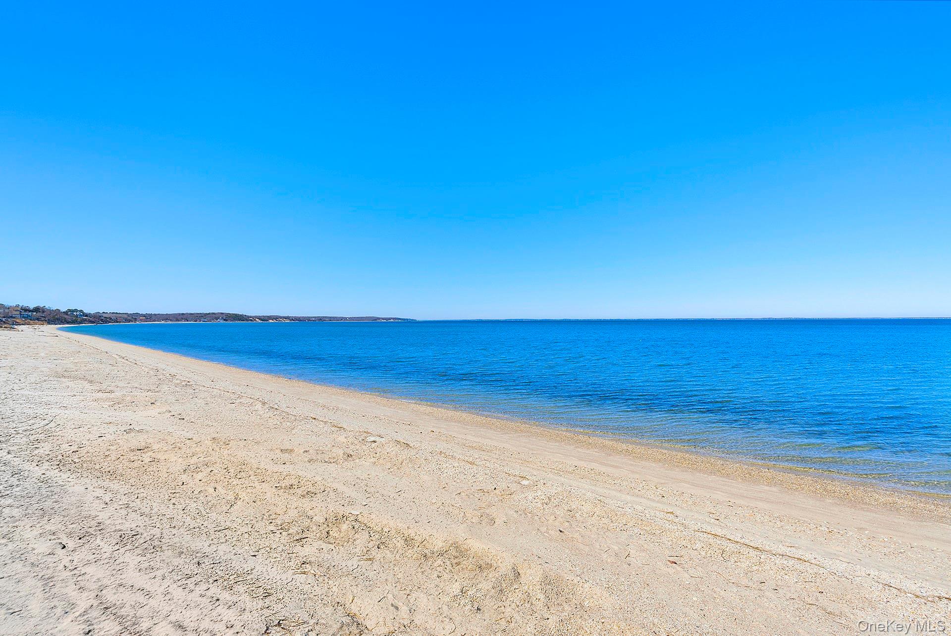 22 Peconic Crescent Property Photo 18