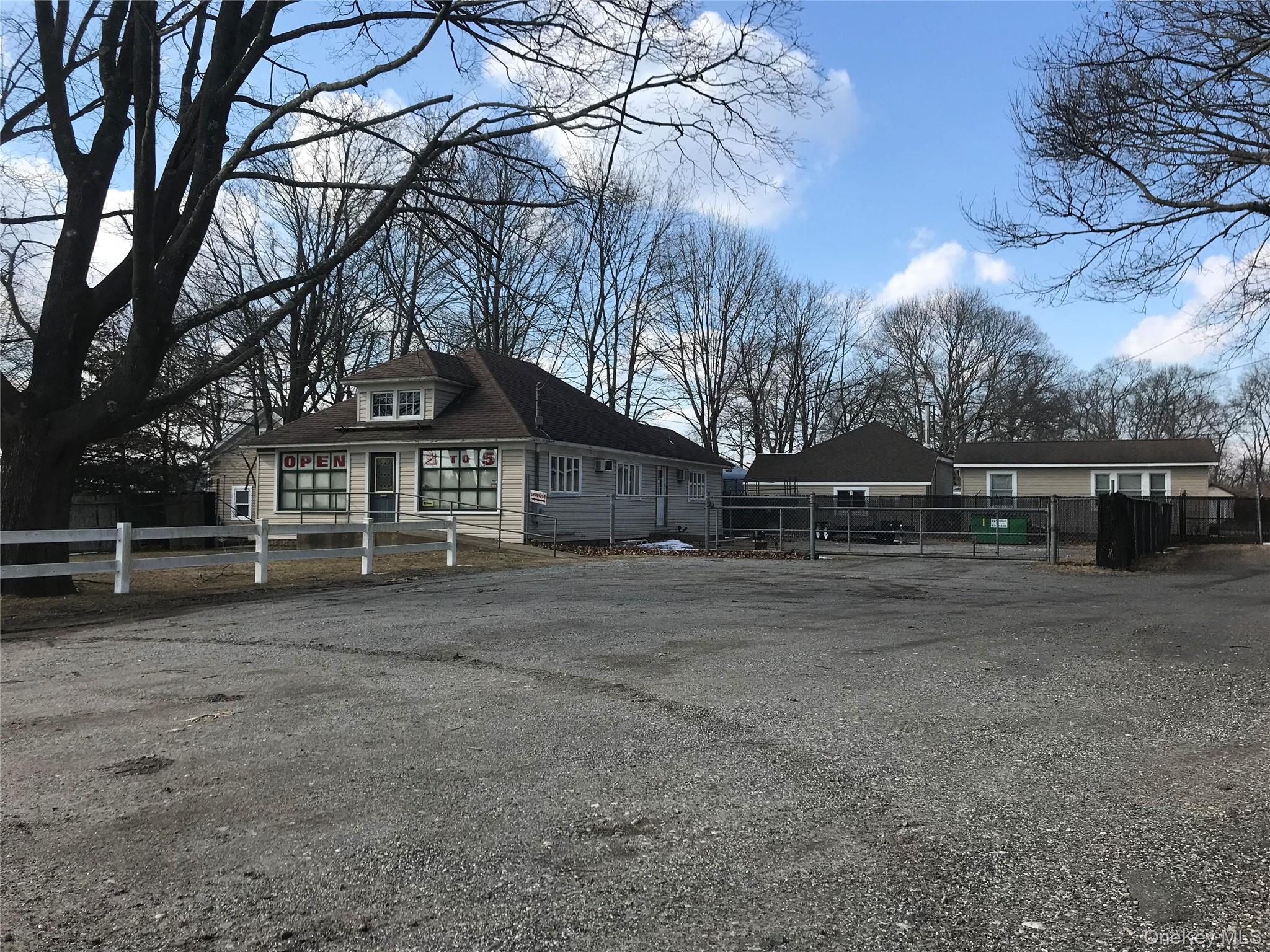 1115 Montauk Highway Property Photo 1