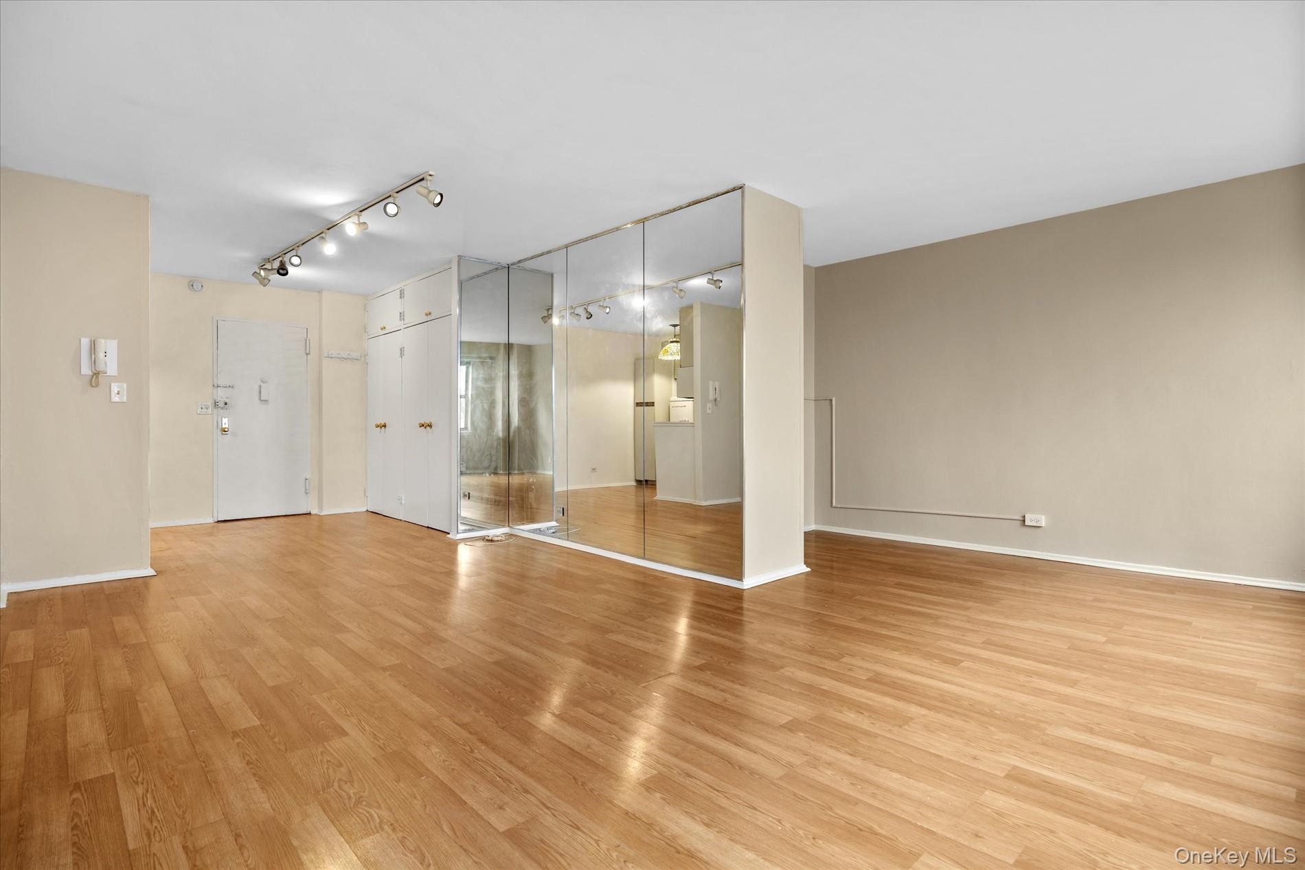 87-15 165th Street 4b Property Photo 1