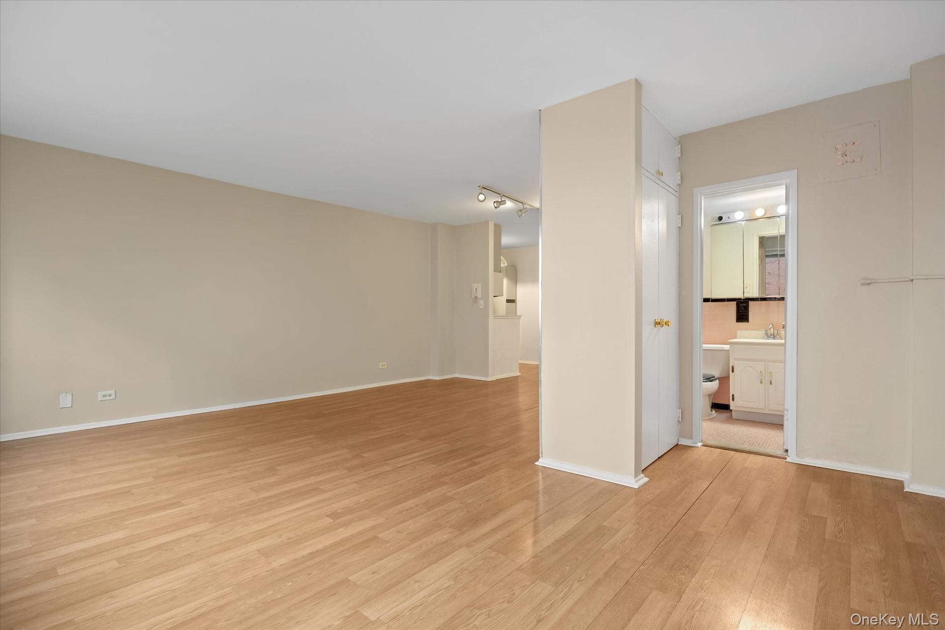 87-15 165th Street 4b Property Photo 6