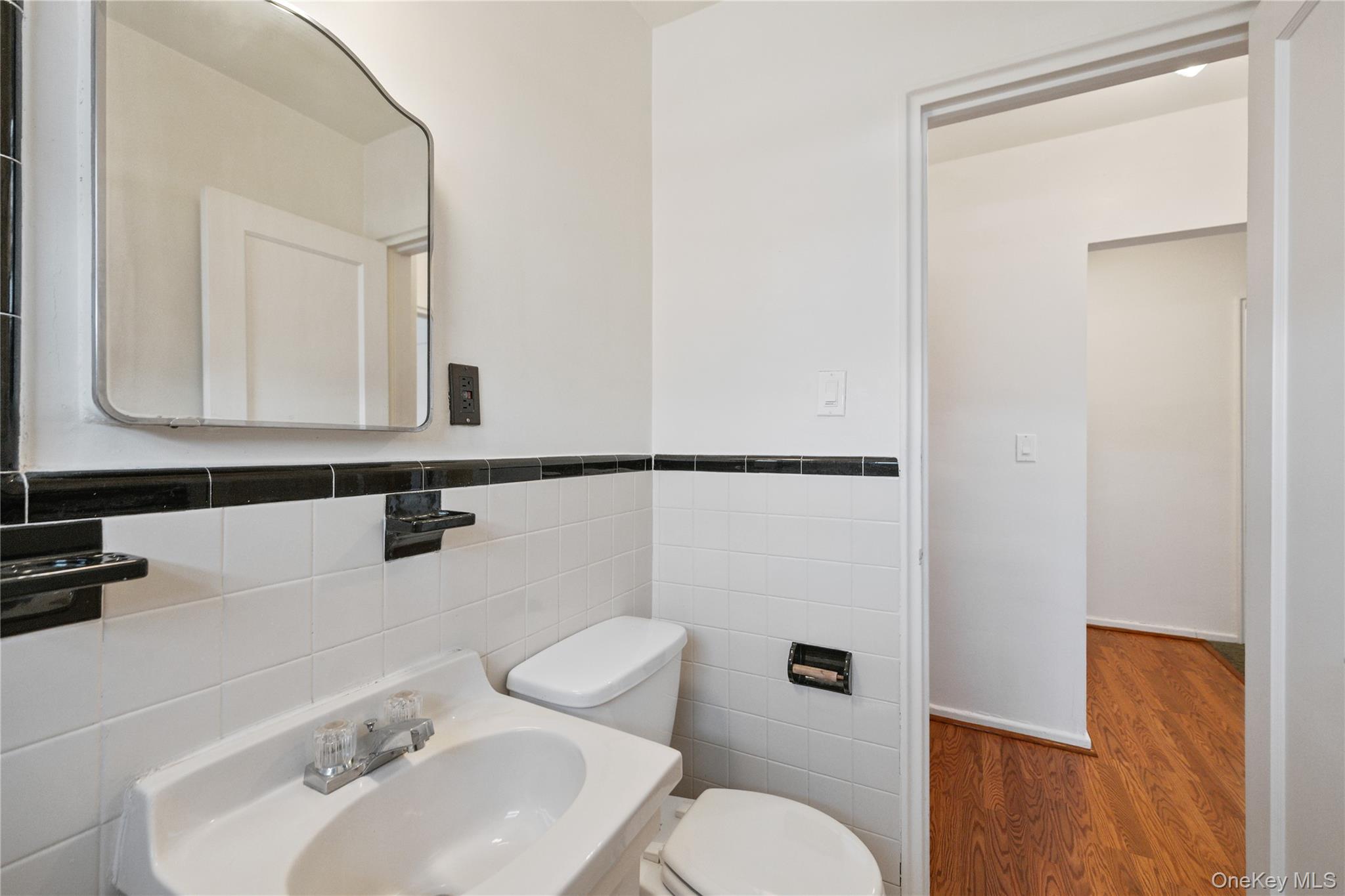 8 Lawrence Drive C Property Photo 13