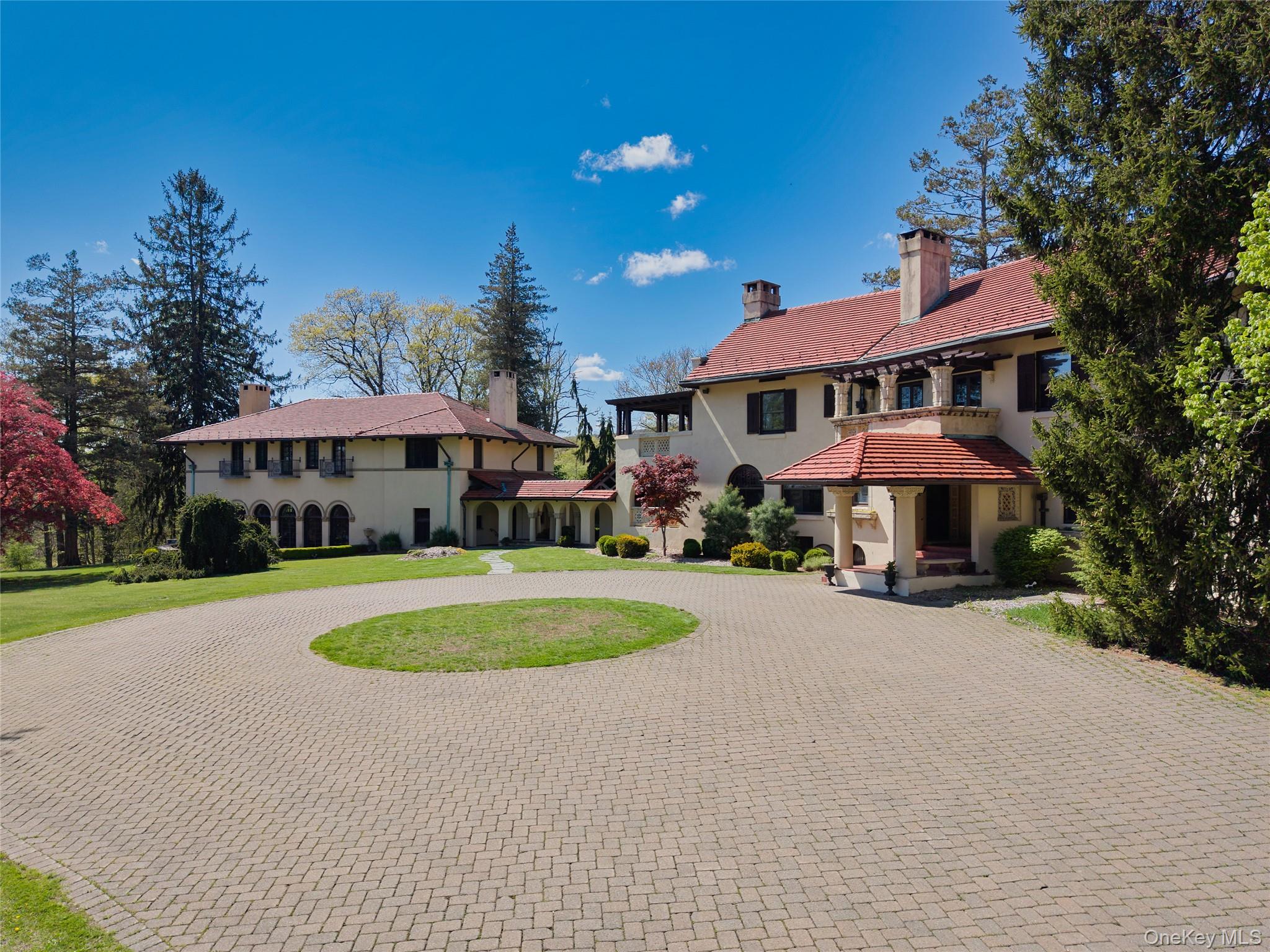 14 Castleton Drive Property Photo 1