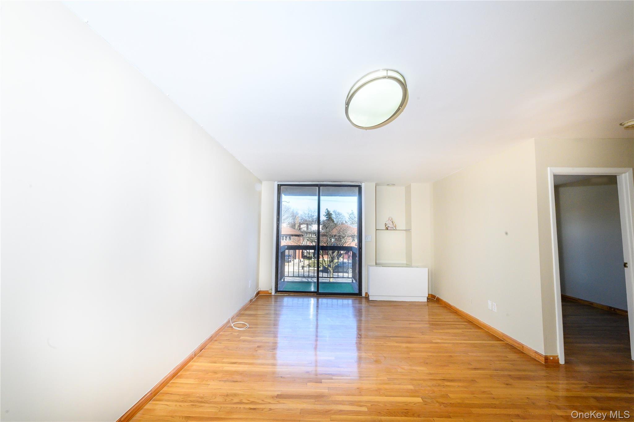 7124 164th Street 2fl Property Photo 3
