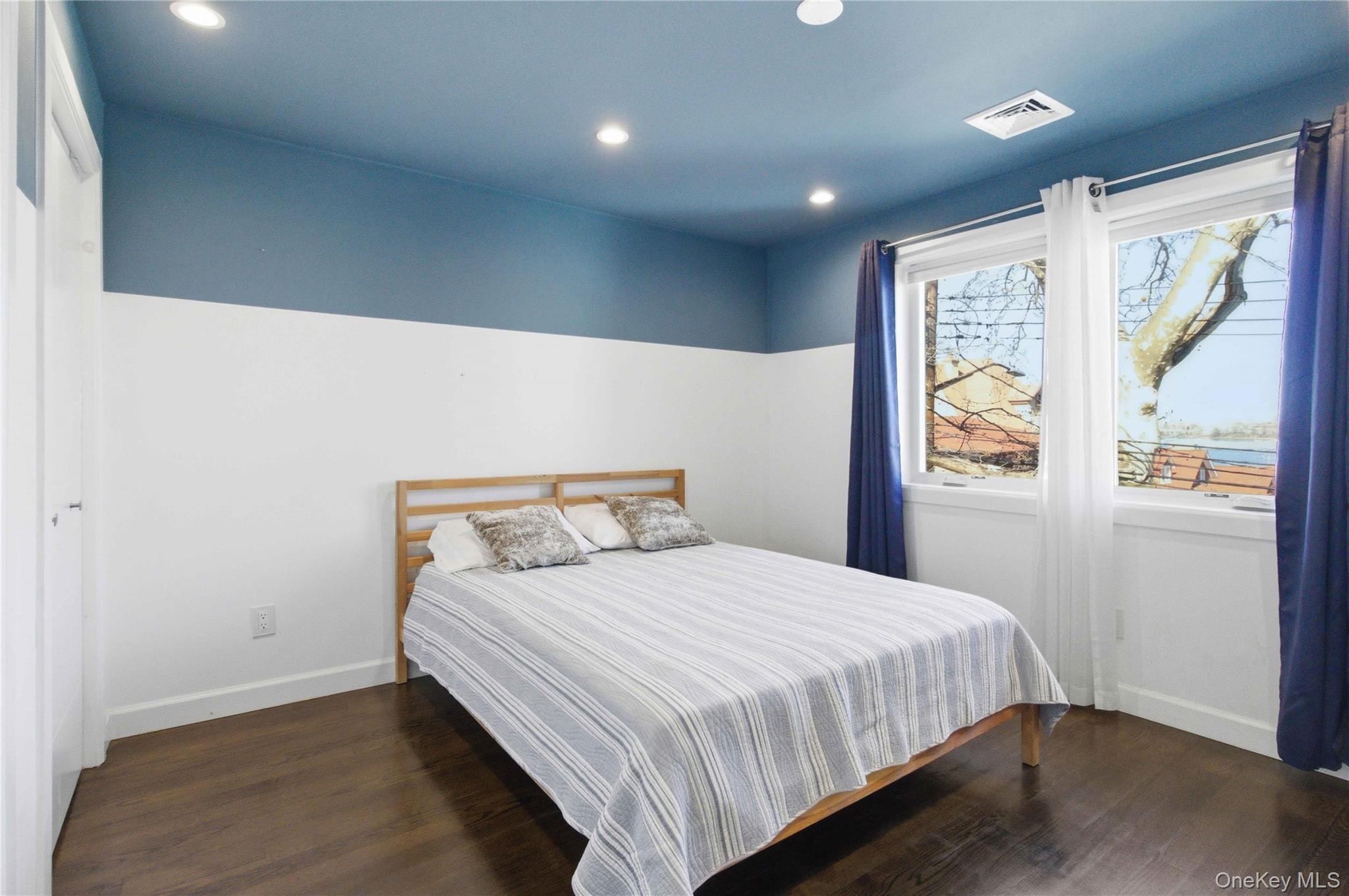 31-12 Buell Street Property Photo 35