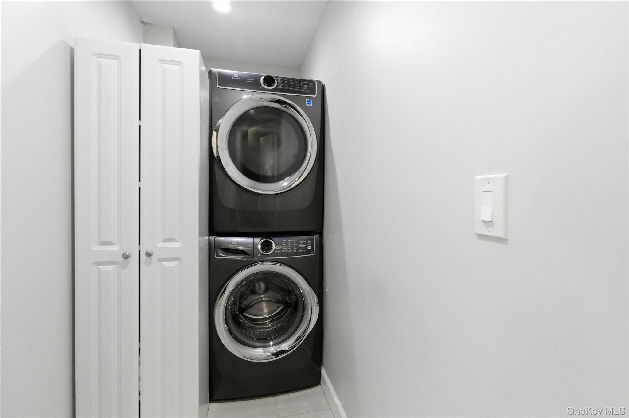 31-12 Buell Street Property Photo 38