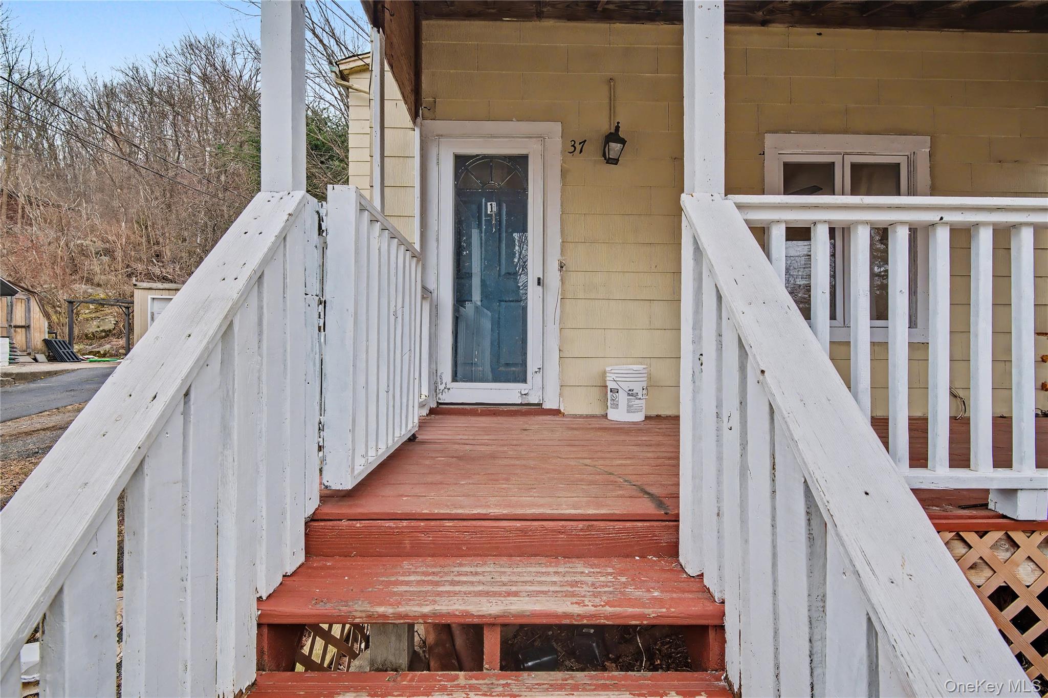 37 7th Street Property Photo 3