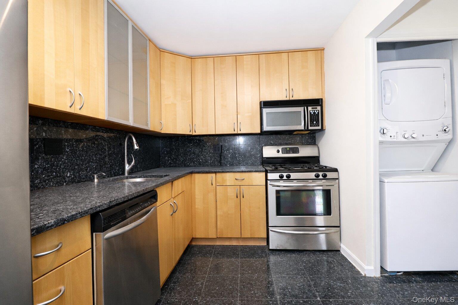 151-18 79th Street 2k2 Property Photo 7