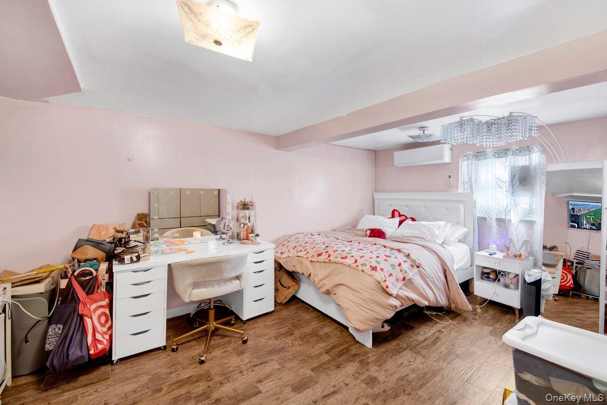 3252 Waterbury Avenue Property Photo 12