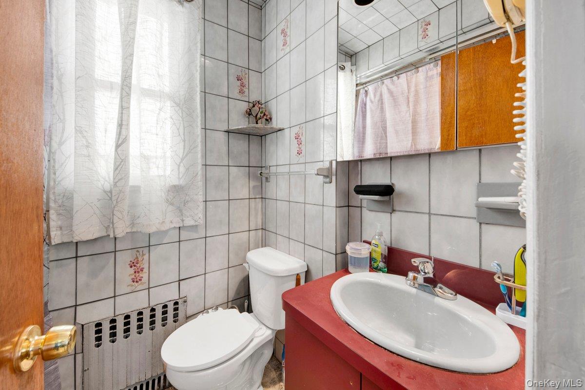 3252 Waterbury Avenue Property Photo 13