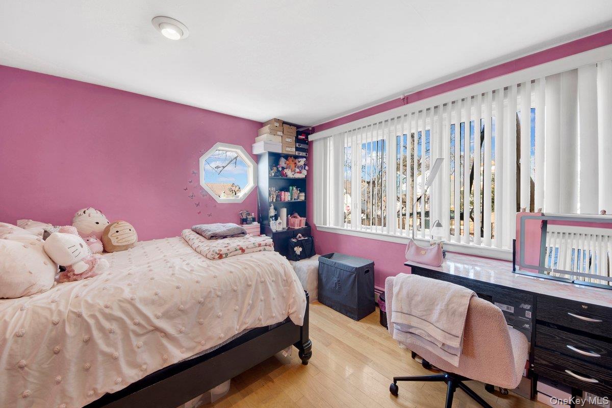 3252 Waterbury Avenue Property Photo 17