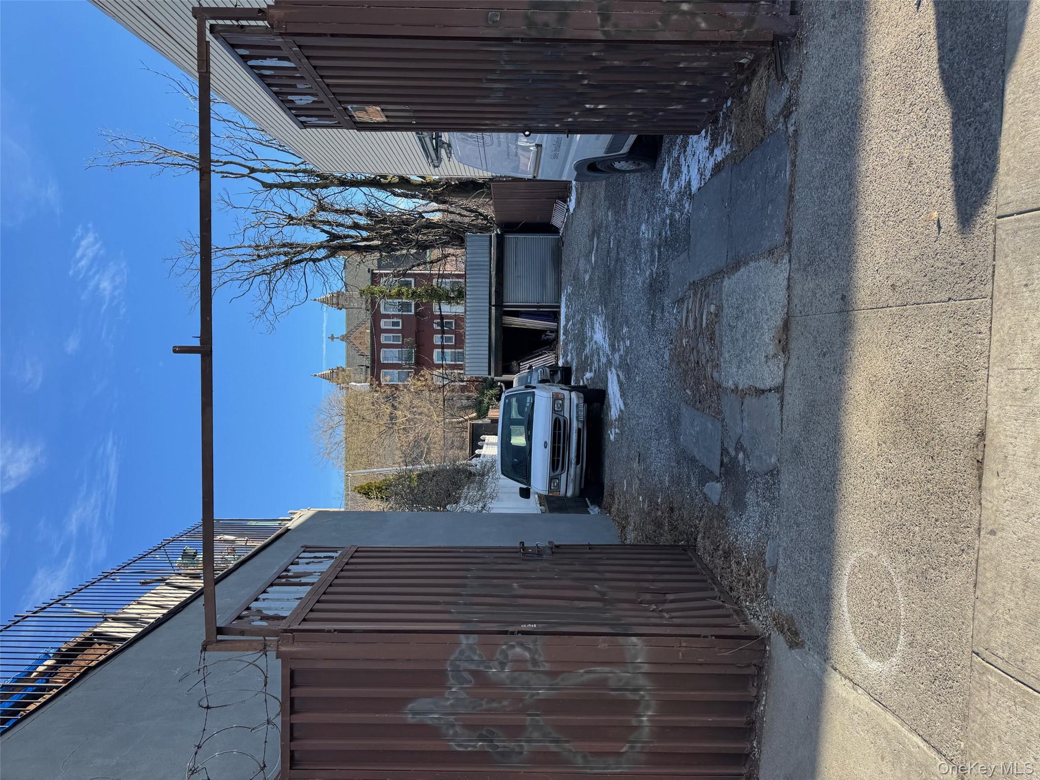 1822 Dekalb Avenue Property Photo 2