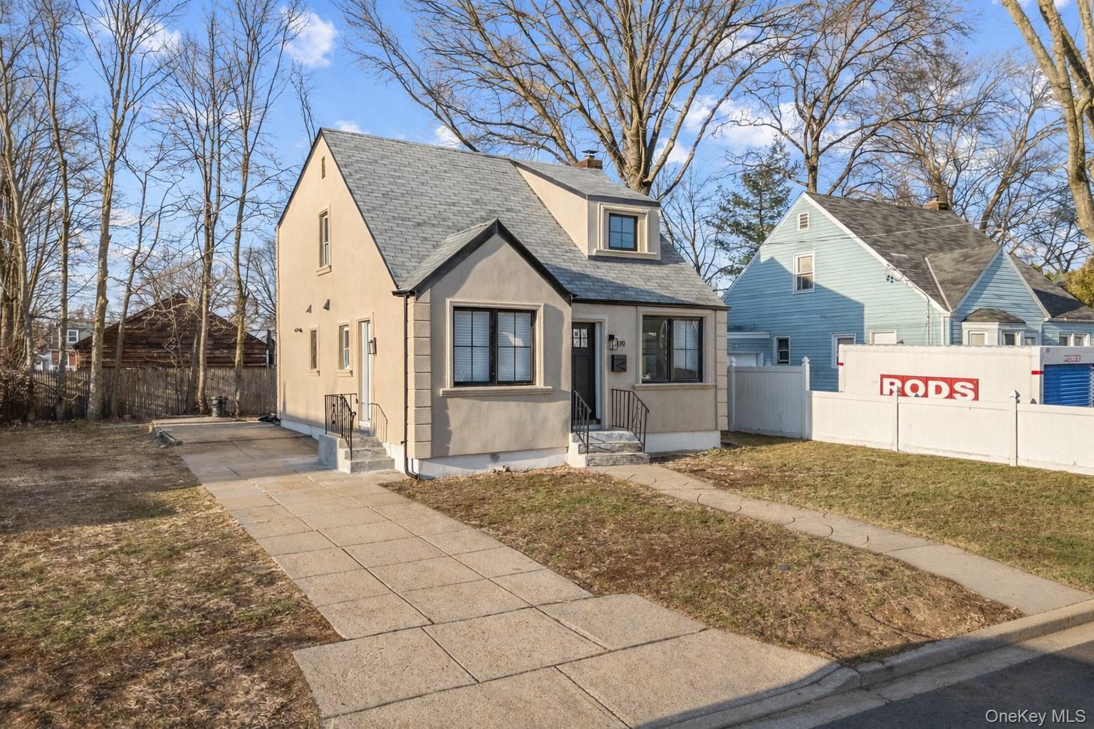 119 E Pennywood Avenue Property Photo 2