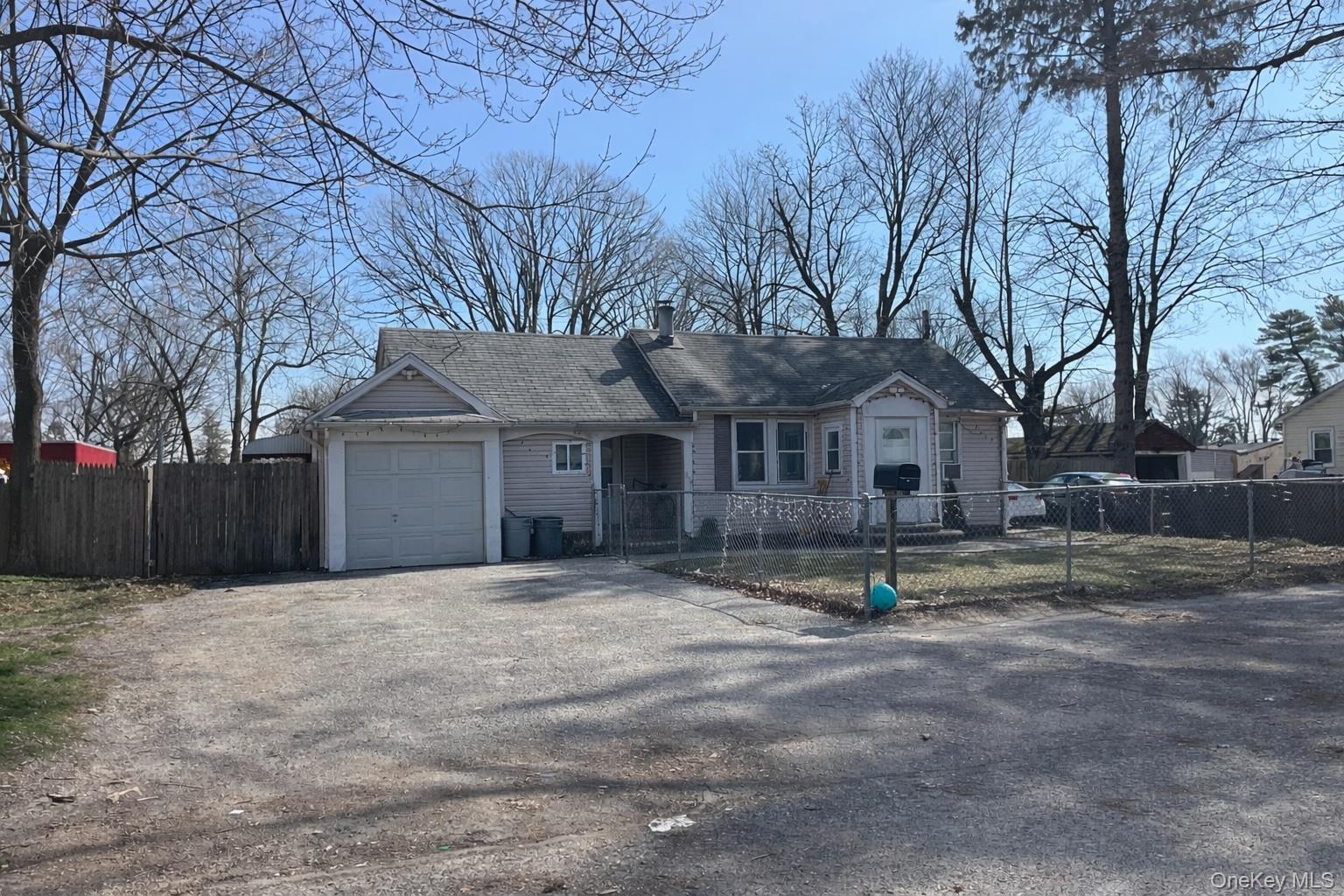 43 Grant Avenue Property Photo 1