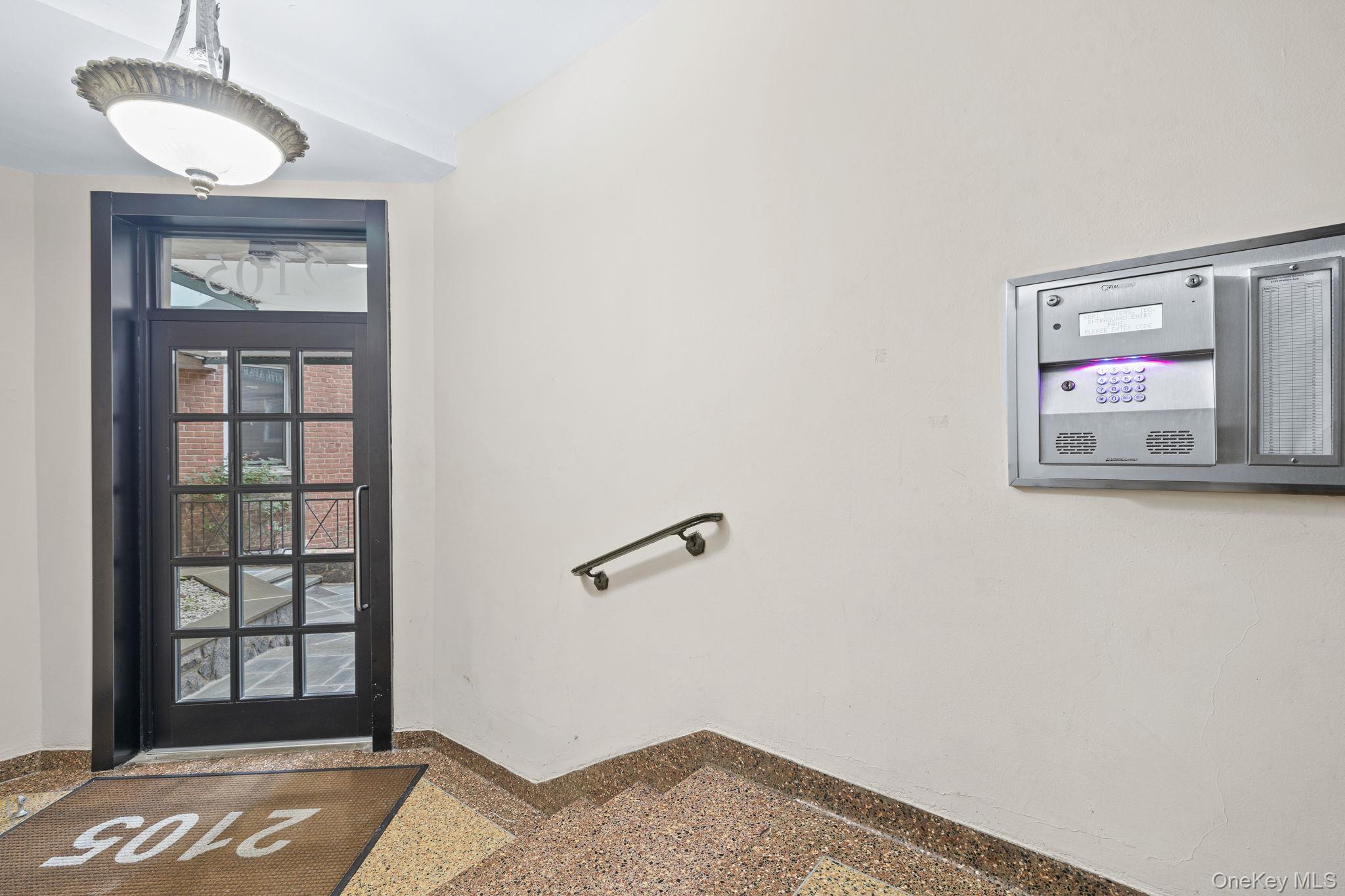 2105 Wallace Avenue 5a Property Photo 3