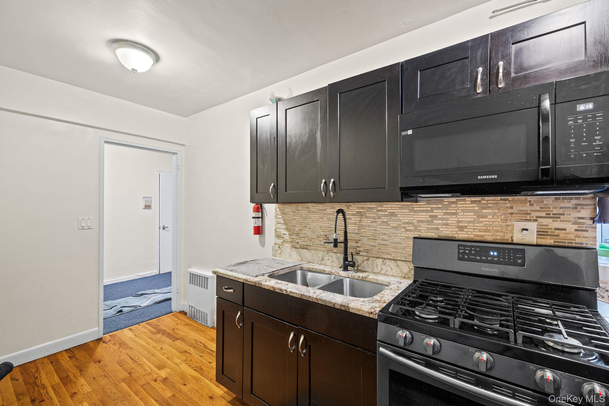 2105 Wallace Avenue 5a Property Photo 7