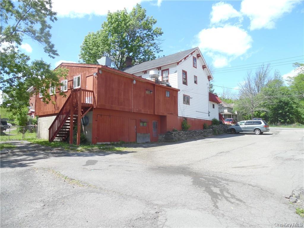 371 E Broadway Property Photo 3