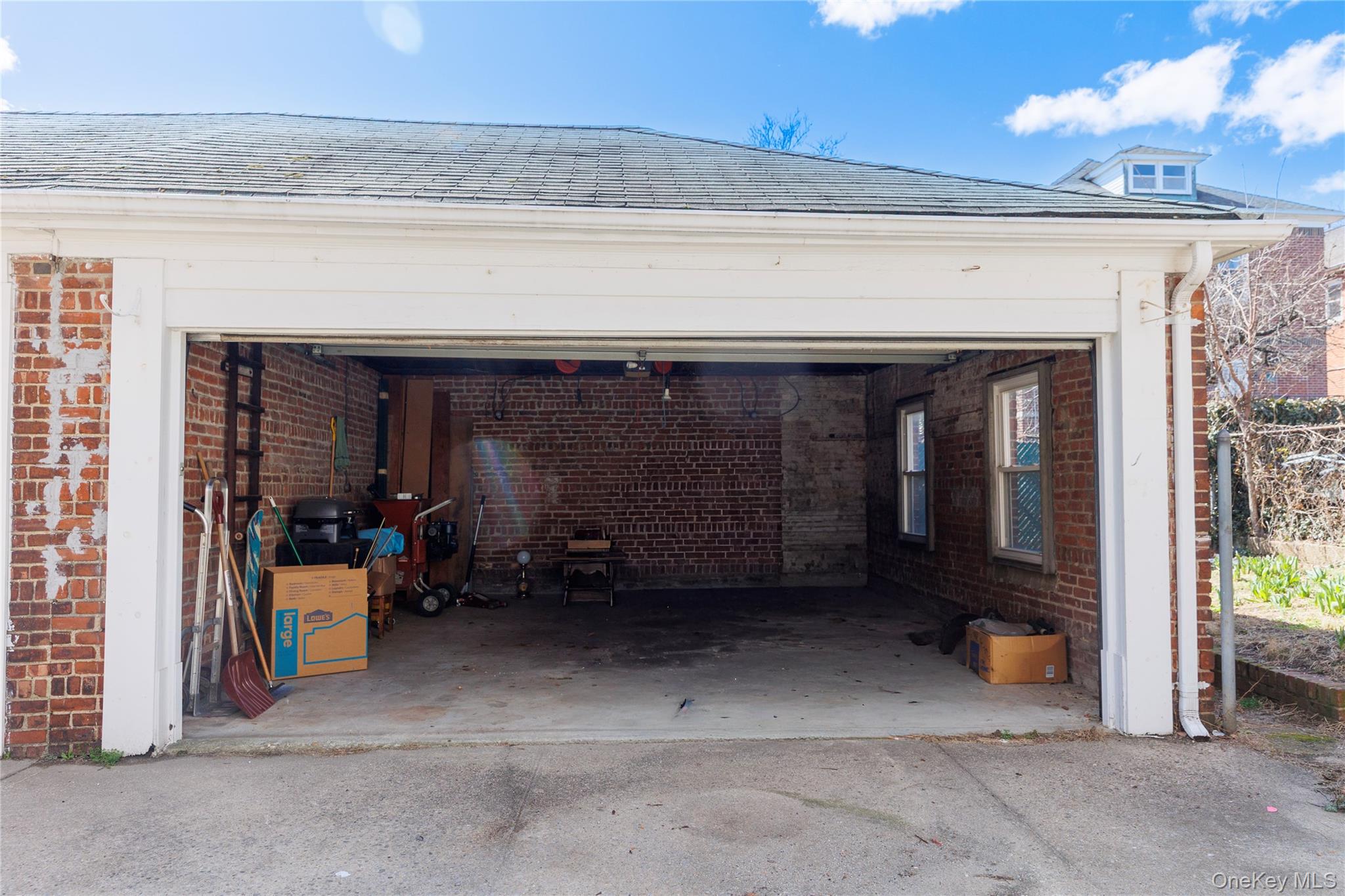 2021 Haight Avenue Property Photo 3
