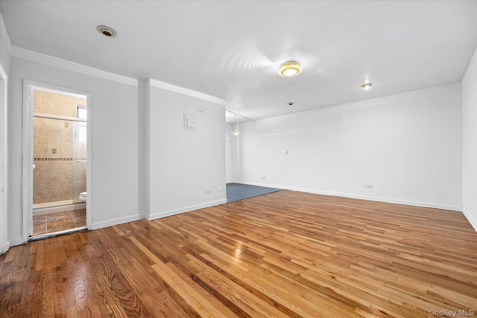 67-30 Clyde Street 6g Property Photo 2