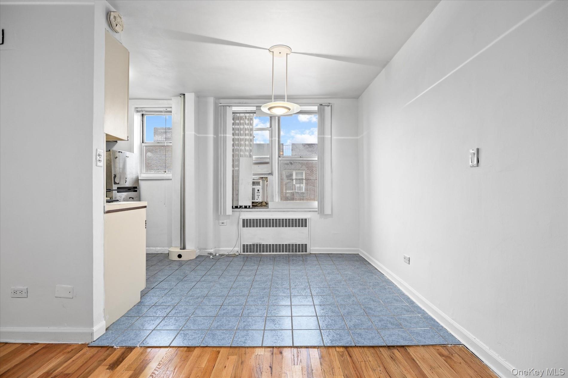 67-30 Clyde Street 6g Property Photo 4