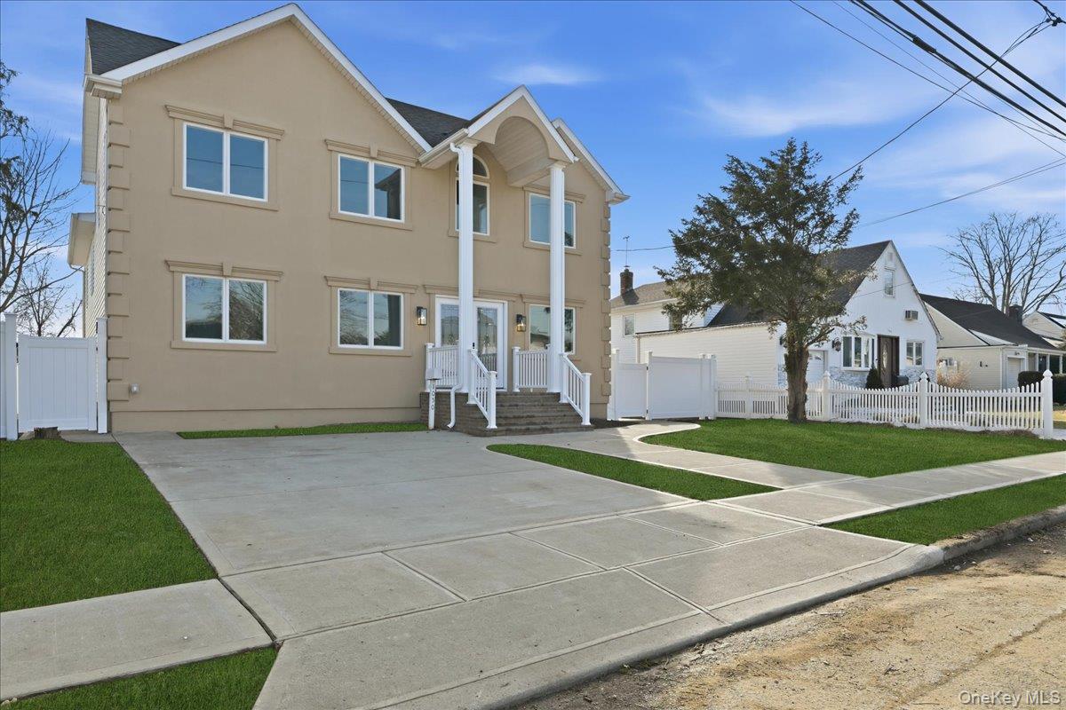 1050 Hastings Street Property Photo 1