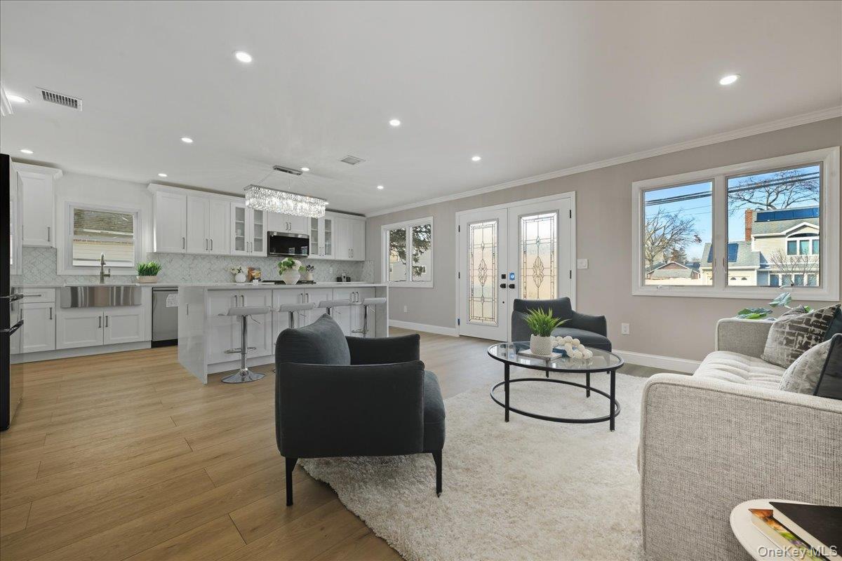 1050 Hastings Street Property Photo 7