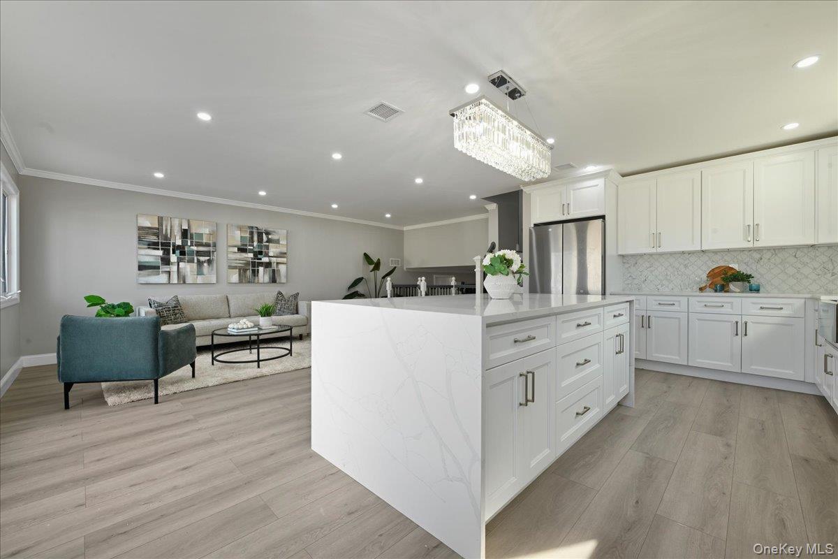 1050 Hastings Street Property Photo 11