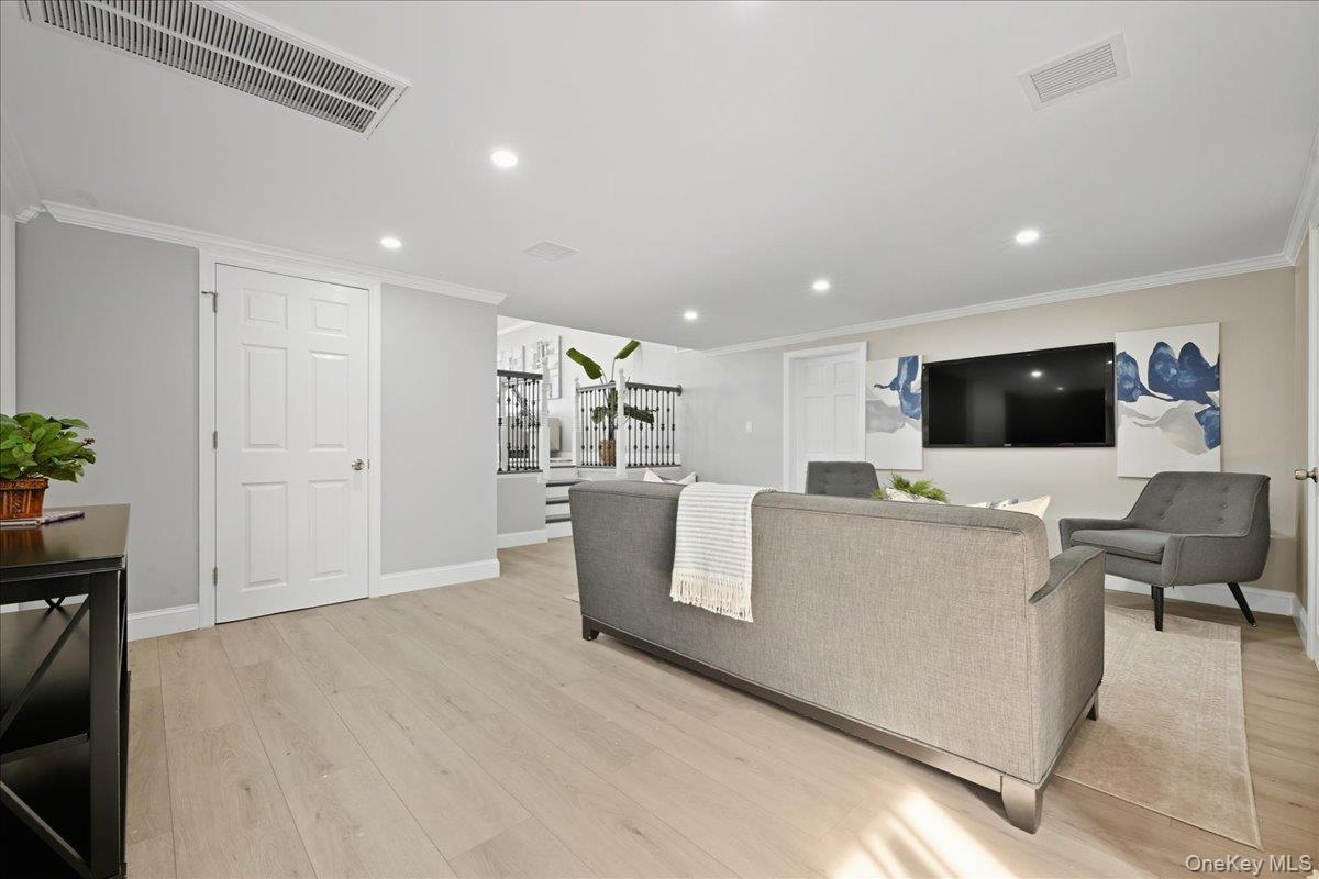 1050 Hastings Street Property Photo 19