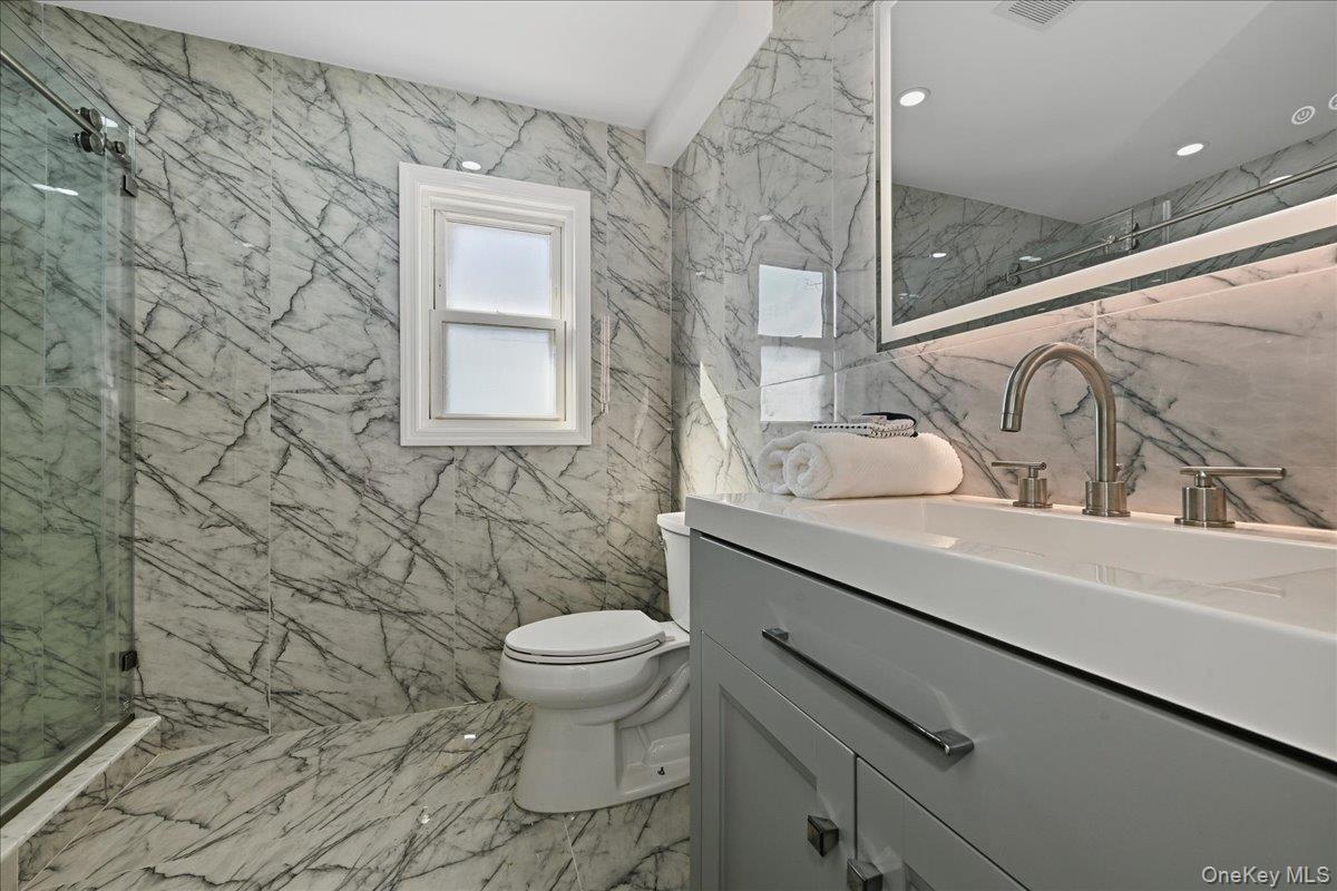 1050 Hastings Street Property Photo 30