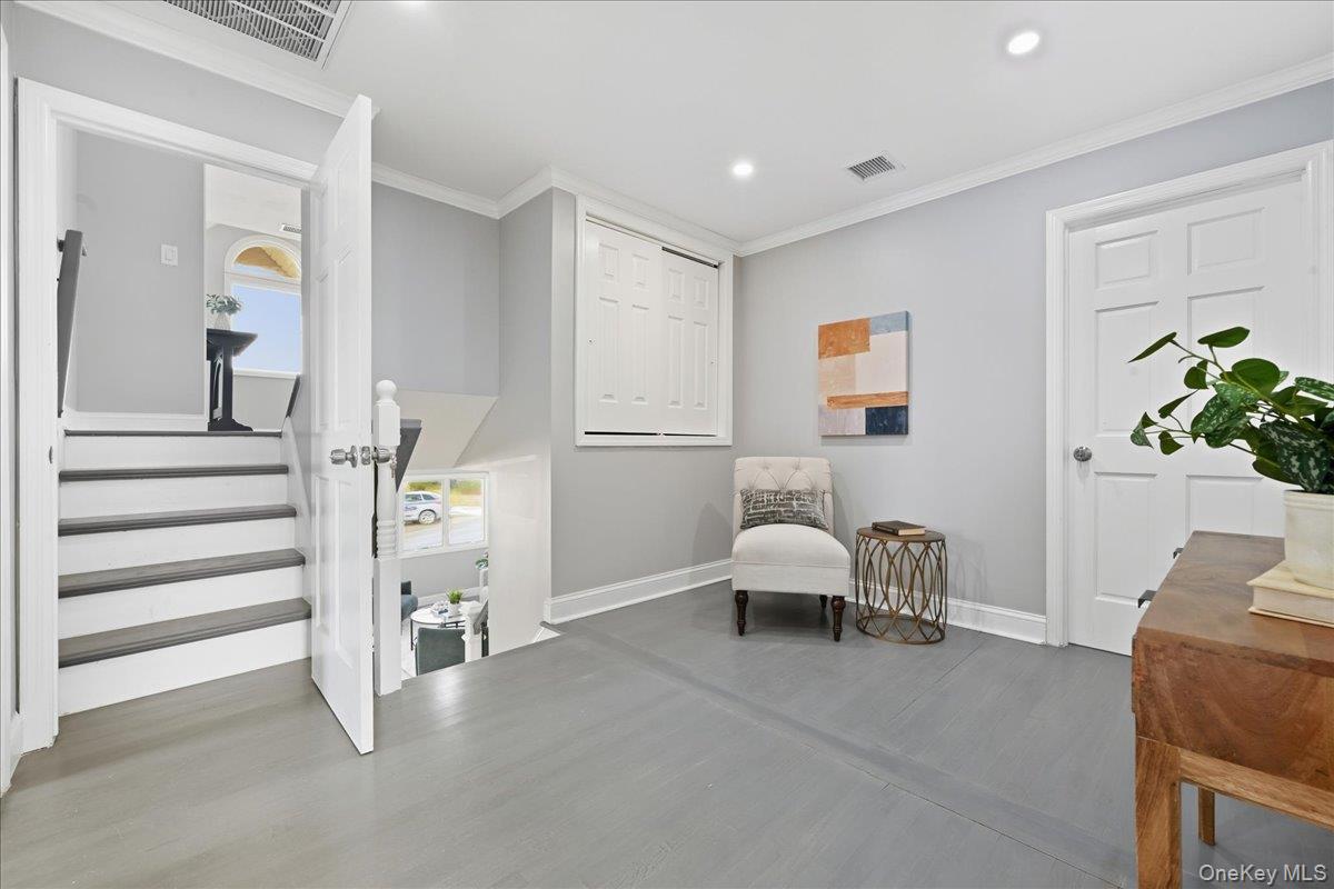 1050 Hastings Street Property Photo 32