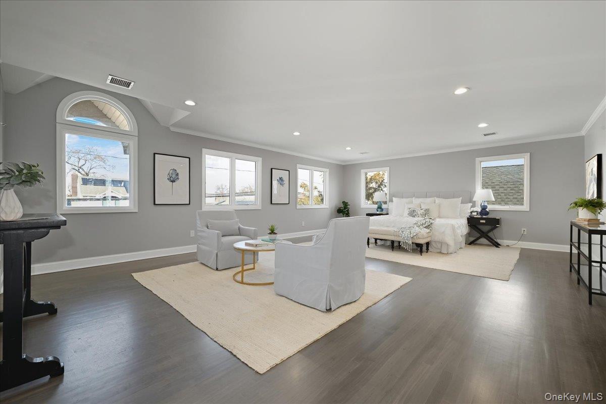 1050 Hastings Street Property Photo 33