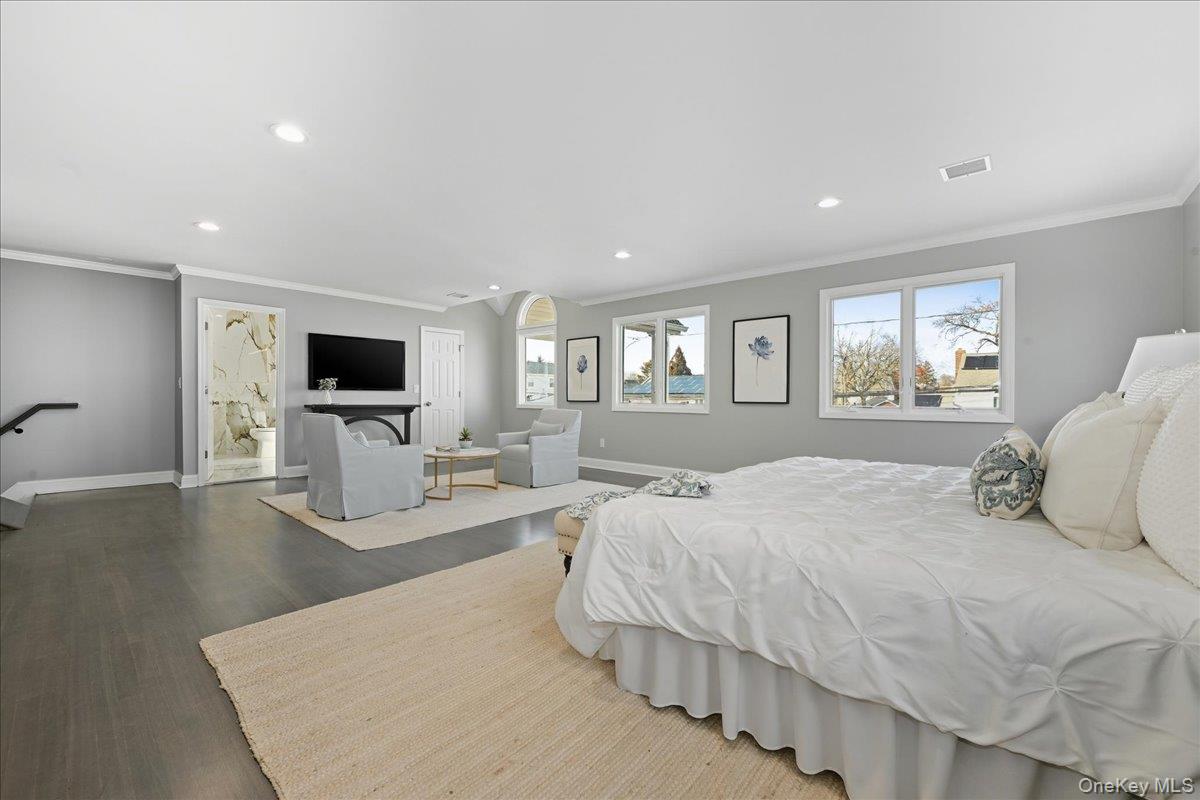 1050 Hastings Street Property Photo 35