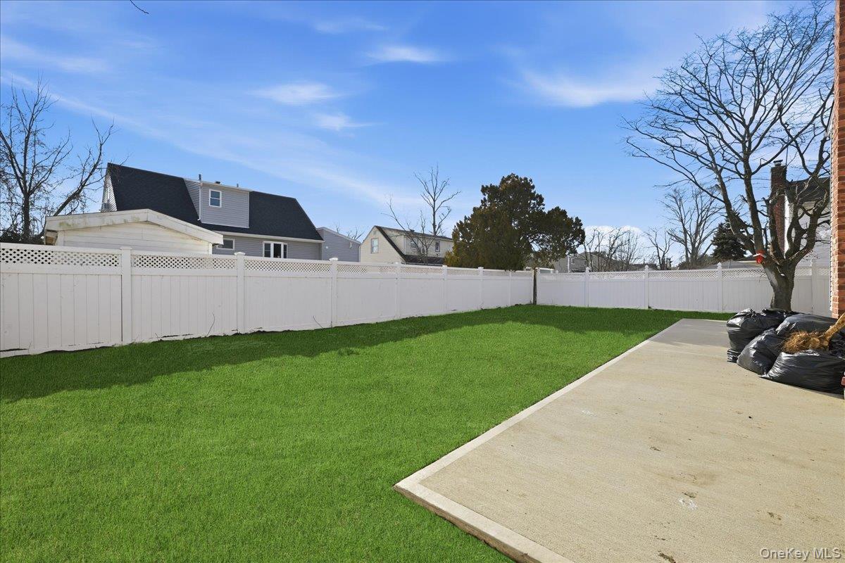 1050 Hastings Street Property Photo 43