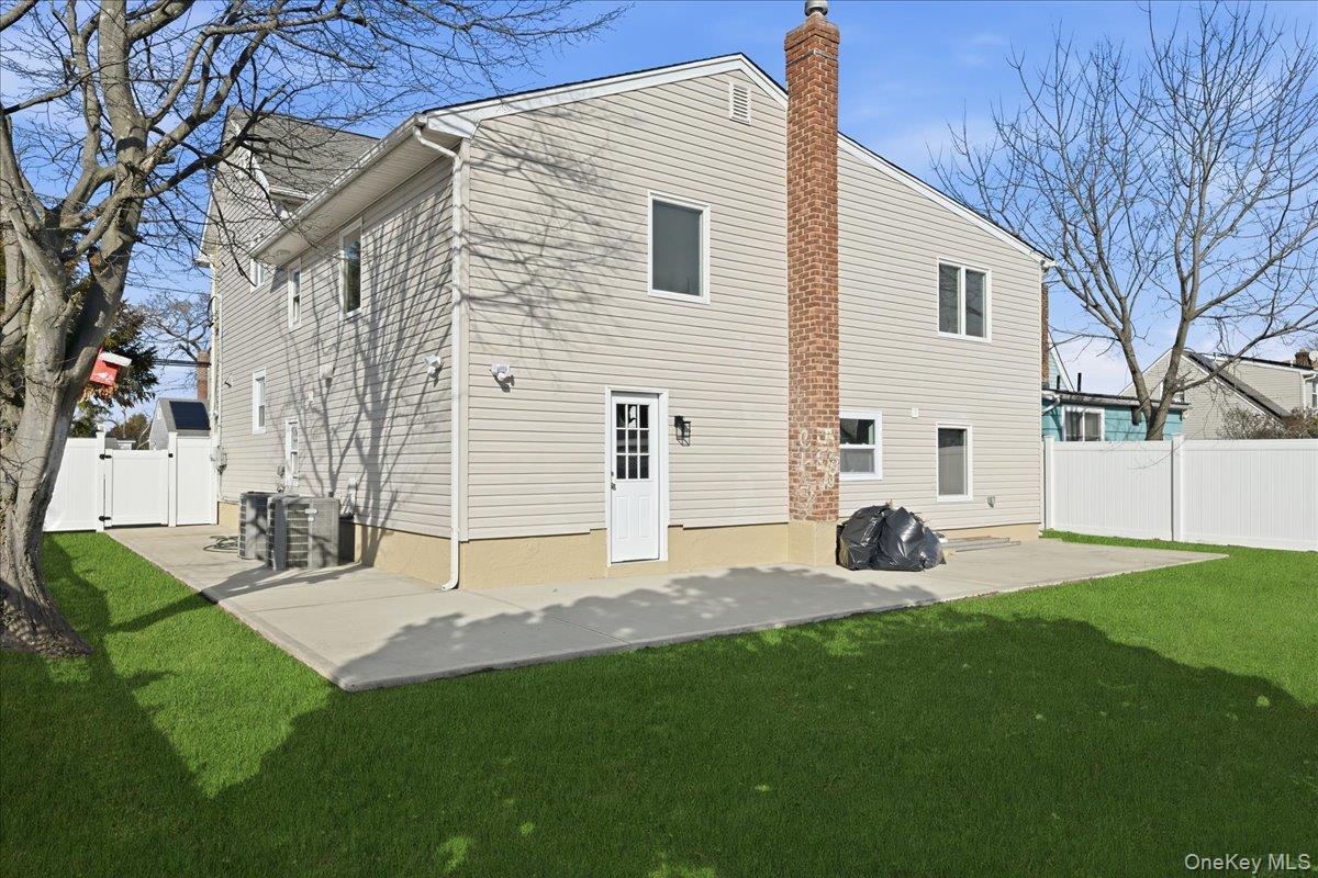 1050 Hastings Street Property Photo 45