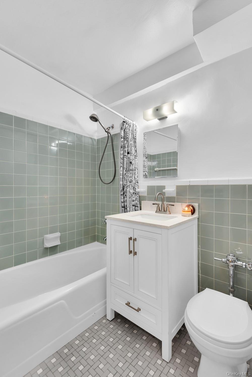 2835 Webb Avenue 5b Property Photo 6