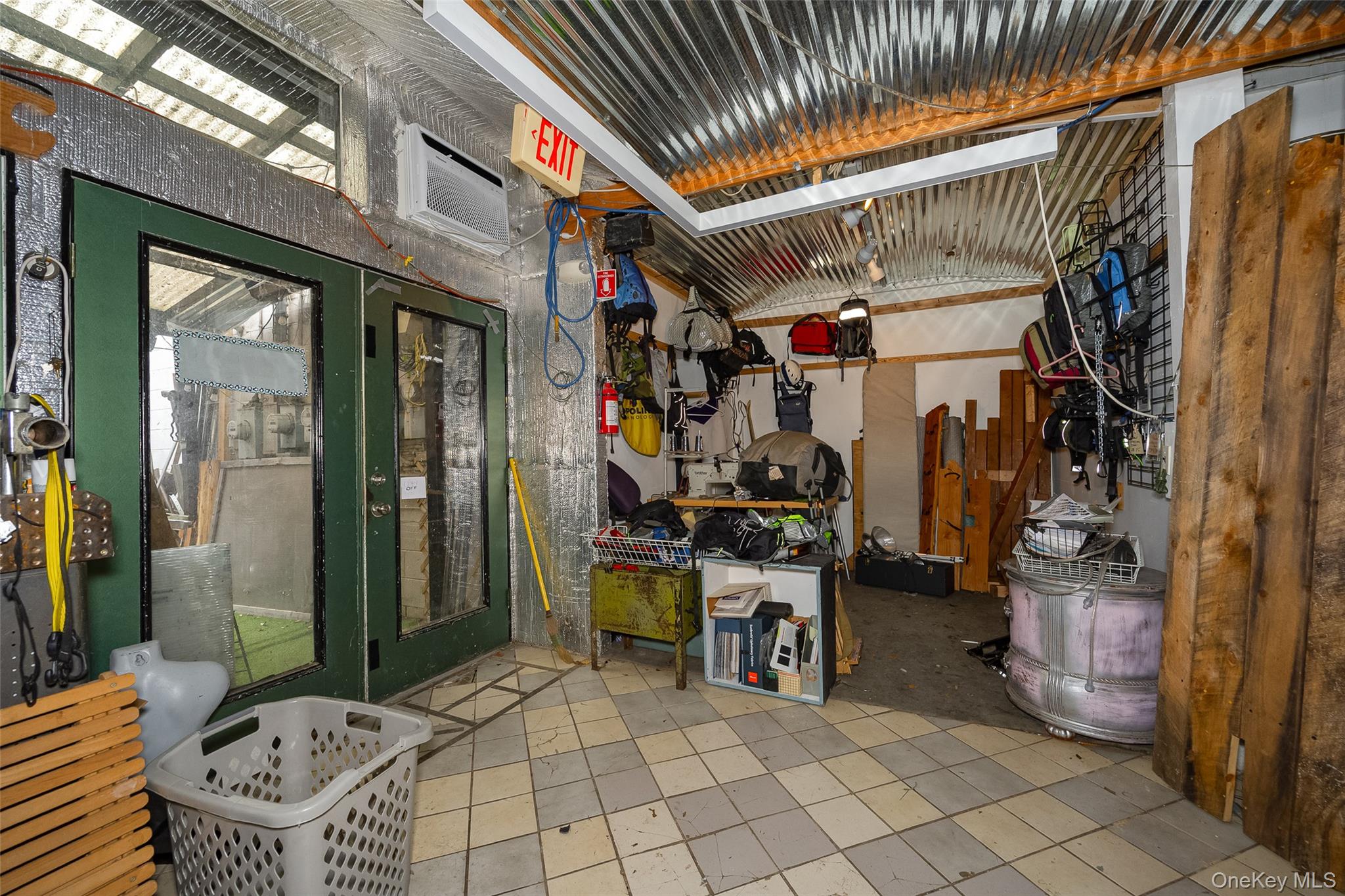 81 Vineyard Avenue Property Photo 8