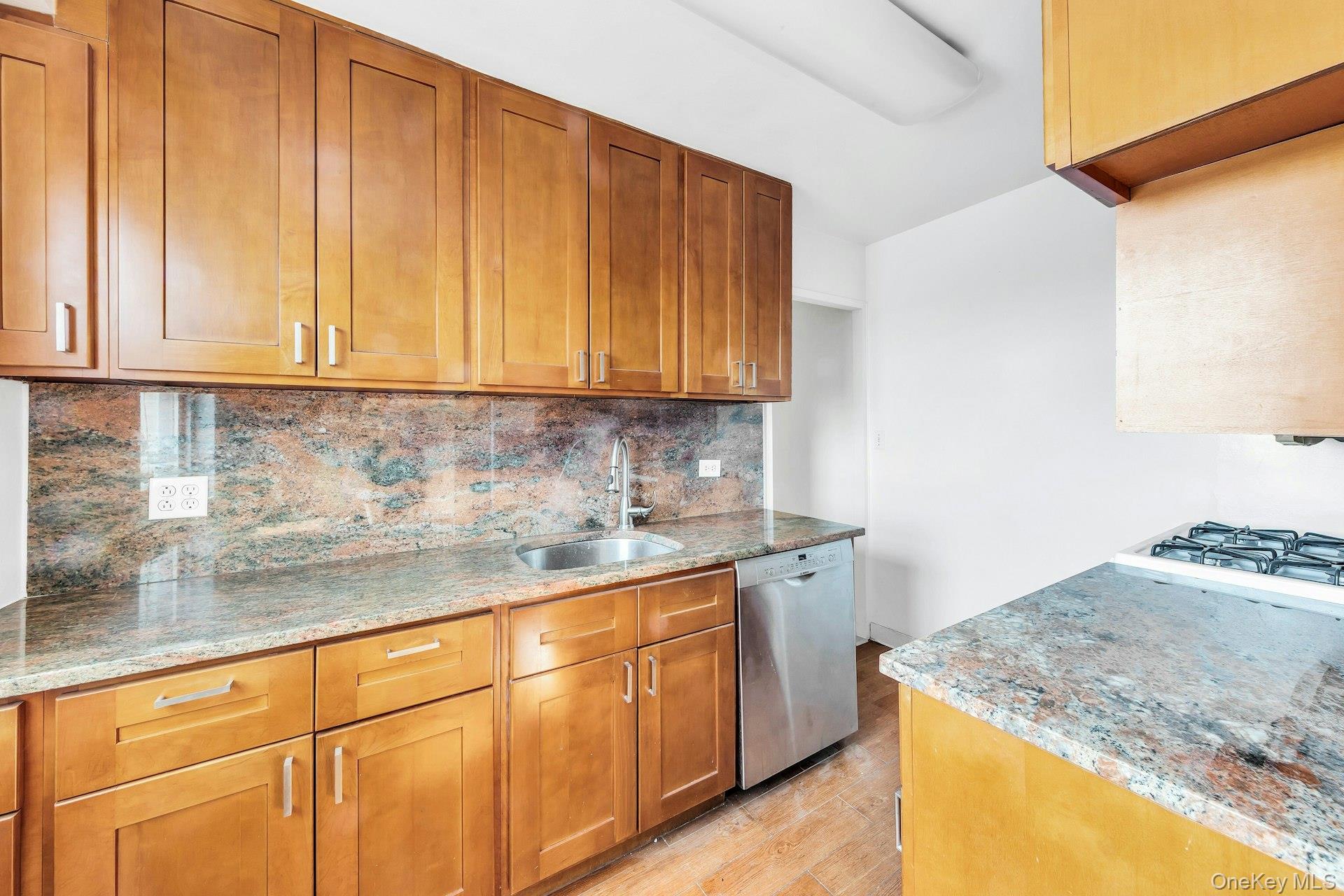 110-11 Queens Boulevard 25k Property Photo 11
