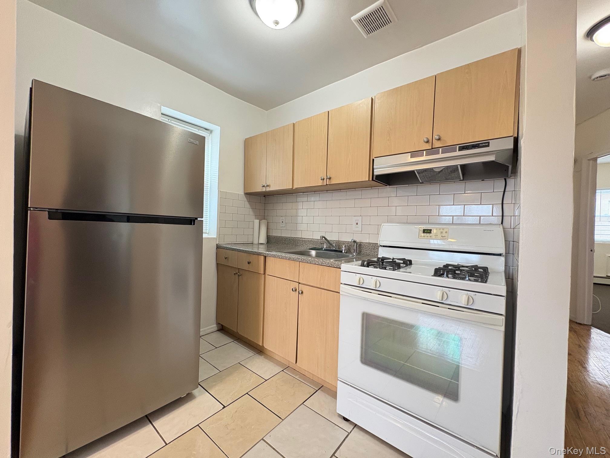 584 New Jersey Avenue Property Photo 2