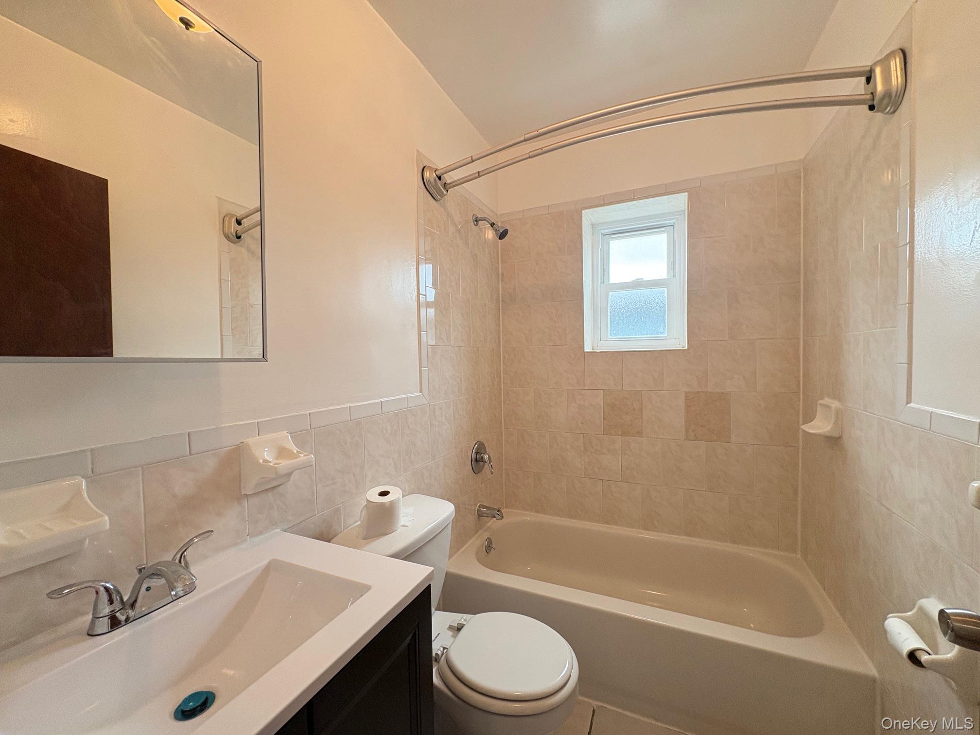 584 New Jersey Avenue Property Photo 4
