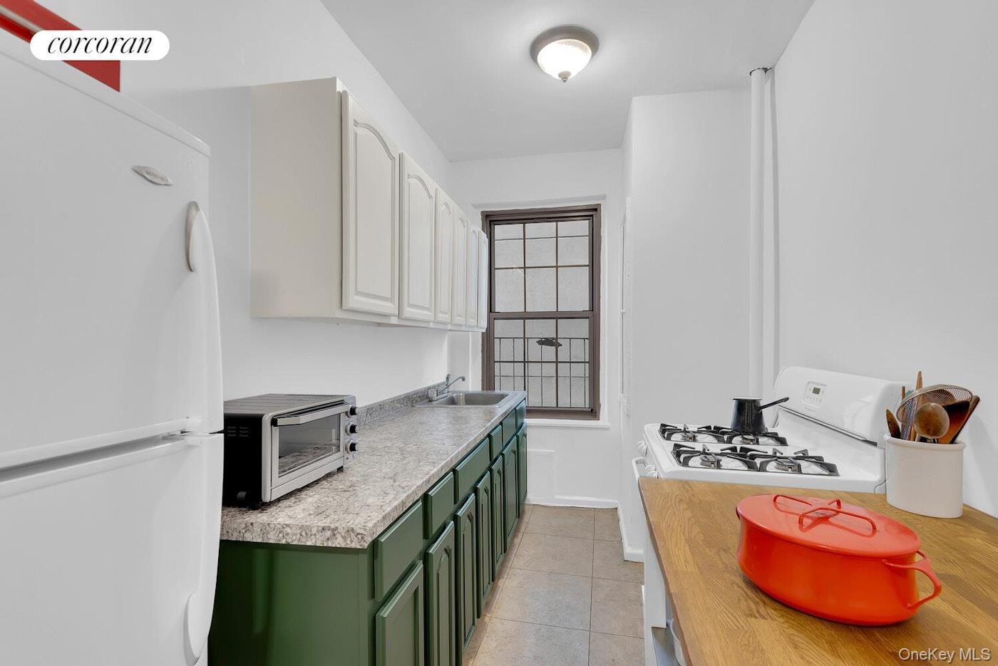 1100 Grand Concourse 2b Property Photo 9