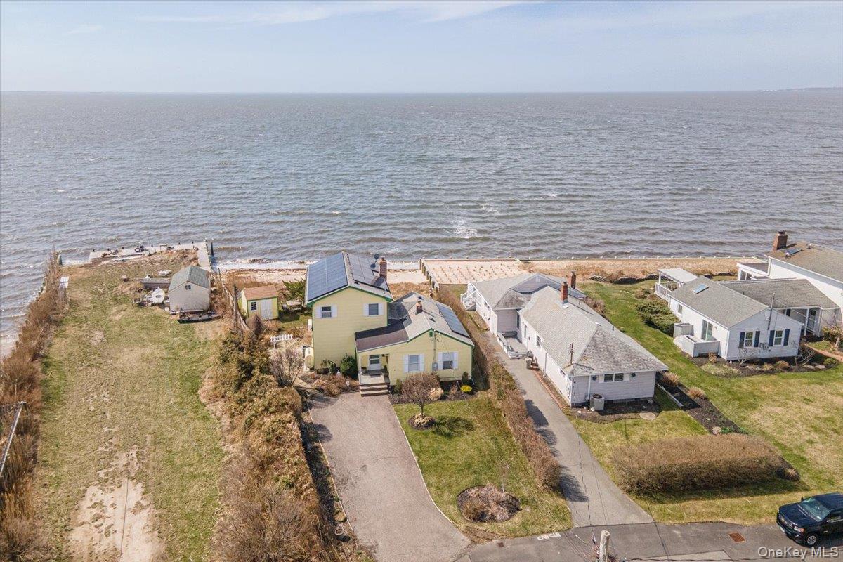 2 Shore Road Property Photo 4